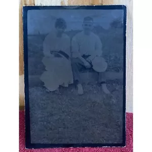 Vtg Photograph Small Postcard 3 3/8" x 2 3/8" Young Couple Black & White 1920's - Picture 1 of 10