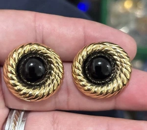 Vintage TRIFARI Black Lucite Cabochon Gold Tone Post Earrings - Picture 1 of 4