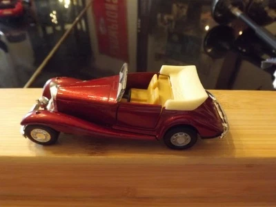 Yatming, Mercedes 540K Cabriolet, Red, 1:43-Pre-owned - Image 1 of 3