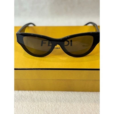 Brand New Fendi Sunglasses - FE40135i 01A Size 139-0-140*2 F - Image 1 of 4