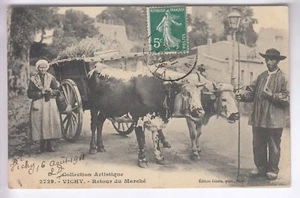 CPA VICHY 03 - RETOUR DU MARCHE ATTELLAGE BOEUFS PAYSAN PAYSANNE 1908 ~D09 - Imagen 1 de 2