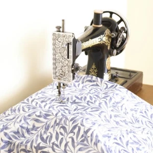 William Morris Willow Bough blau 100% Baumwollstoff halber Meter - Bild 1 von 2