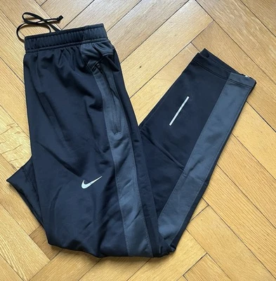 Nike DriFit Freizeit Sport Jogging Trainingshose Gr. L Schwarz Neu & Original   - Bild 1 von 4