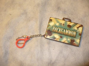 BACKGAMMON Juego Llavero Llavero Magnético Mini Tablero Retirado NUEVO Diversión Básica - Imagen 1 de 2