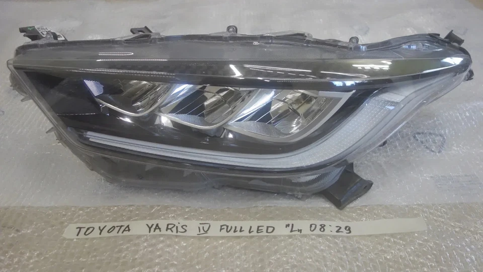 Frontscheinwerfer Toyota Yaris EUK0-8 LED Links Scheinwerfer Headlight - Bild 1 von 4
