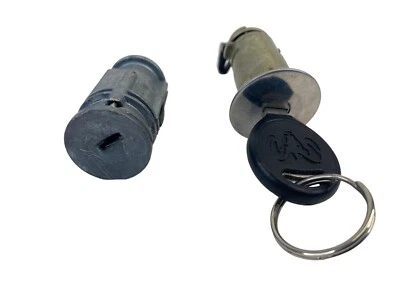 2001-2007 Dodge Grand Caravan 3.8L AT Ignition Switch Lock Cylinder W/ Key OEM - Image 1 of 4