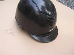 Horseback riding helmet IRH Vent Helmet Medium Good Condition With Bag - Picture 1 of 9