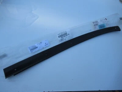 Borde de ventana de cuarto trasero exterior derecho/lado del pasajero Porsche 911/930 Foto 1 de 4