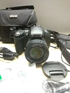 Fujifilm FINEPIX HS10 10MP 30x Zoom Compact Digital Camera - Picture 1 of 16