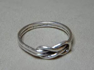 VINTAGE STERLING SILVER FRIENDSHIP KNOT RING 2224 - Picture 1 of 4