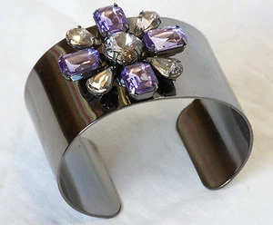 BEAUTIFUL AVON VIOLET CUFF BANGLE BRACELET LADIES WOMEN'S DRESS - Picture 1 of 5