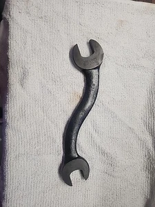 JH Williams S Curve Wrench USA 83A 15/16 X 1 Antique Wrench USA MACK LOGO - Picture 1 of 10