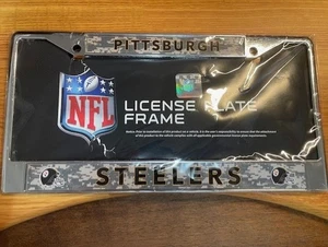 Marco de matrícula NFL Pittsburgh Steelers, telón de fondo camuflaje digital, metal - Imagen 1 de 1