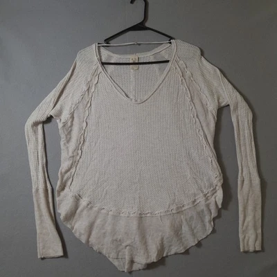 We The Free People Top Feminino XS Creme Térmico Waffle Malha Bainha Sharkbite Boho - Imagem 1 de 4