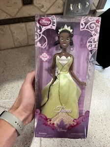 Disney Store Prinzessin und der Frosch Tiana Puppe 12" Märchen klassische Figur NEU - Bild 1 von 14