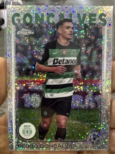 Pedro Goncalves Sparkle Refractor Sporting CP Topps Chrome UEFA 2024/25 #134 - Bild 1 von 2