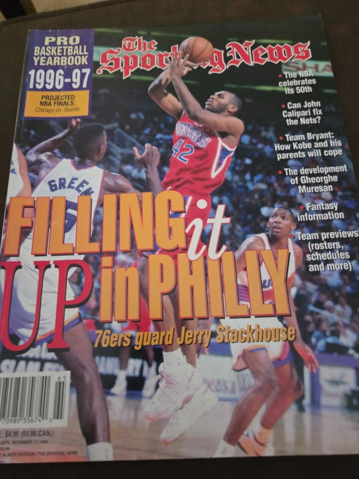 Revista anuario de baloncesto profesional Sporting News 1996-1997 / NBA / Stackhouse Foto 1 de 1