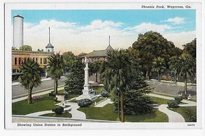 Waycross GA Georgia Phoenix Park Union Station in Background VIntage Postcard - Imagen 1 de 2