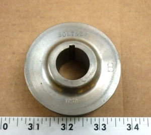 Cummins L10 M11 12V Alternator Pulley P/N 3047523 - Picture 1 of 8
