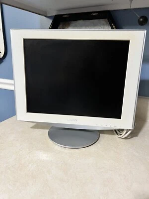 Sony SDM-HS53 LCD Computer Monitor RARE White Tested Working **READ** - Image 1 of 4