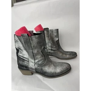 NWOB Charles David Metallic Silver Ankle Boots - Size 9.5 western boho - Picture 1 of 6