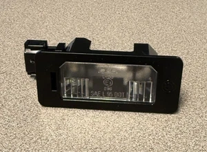 07-13 BMW E90 3 SERIES REAR LICENCE PLATE LIGHT 63.26 165 646 USED OEM - Bild 1 von 9