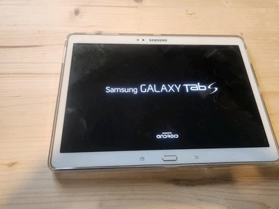 Samsung TAB S (SM-T800) mit Schützhülle - Bild 1 von 3