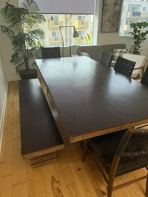 Mesa de comedor con banco a juego y 5 sillas. Diseño Art Deco contemporáneo. Foto 1 de 4