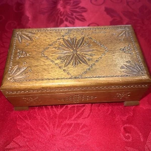 Vintage Carved Wood Trinket Box - Picture 1 of 12