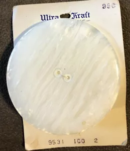 Bottone in celluloide plastica extra large vintage bianco perlato grazioso 2,5” C24 - Foto 1 di 2