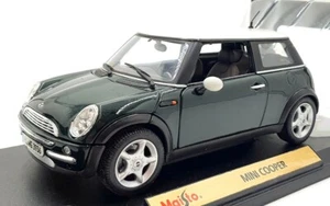 Maisto 1/18 Scale Model Car 31619 - Mini Cooper - Green/White - Picture 1 of 5
