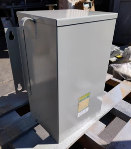 Heavy Duty Type HS GP Transformer, 5.0 KVA 240/480-120/240, 1 PH (HS1F5A) 3R - Picture 1 of 11