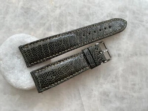 ***LESEN*** 20mm/18mm echtes echtes grünes Straußenleder gepolstertes Uhrenarmband Band - Bild 1 von 5