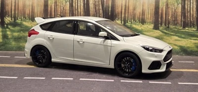 1/18 Autoart 2016 Ford Focus RS BIANCO pressofuso composito  - Immagine 1 di 4