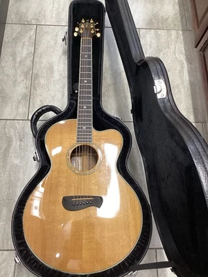 Guitarra Eléctrica Acústica TACOMA ER28C Con Estuche Rígido Usada Excelente Estado Foto 1 de 4