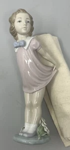 Seltene Pensionierte Lladro 5038 Mädchen Curtsying Hebekleid Figur - 105 - Bild 1 von 8