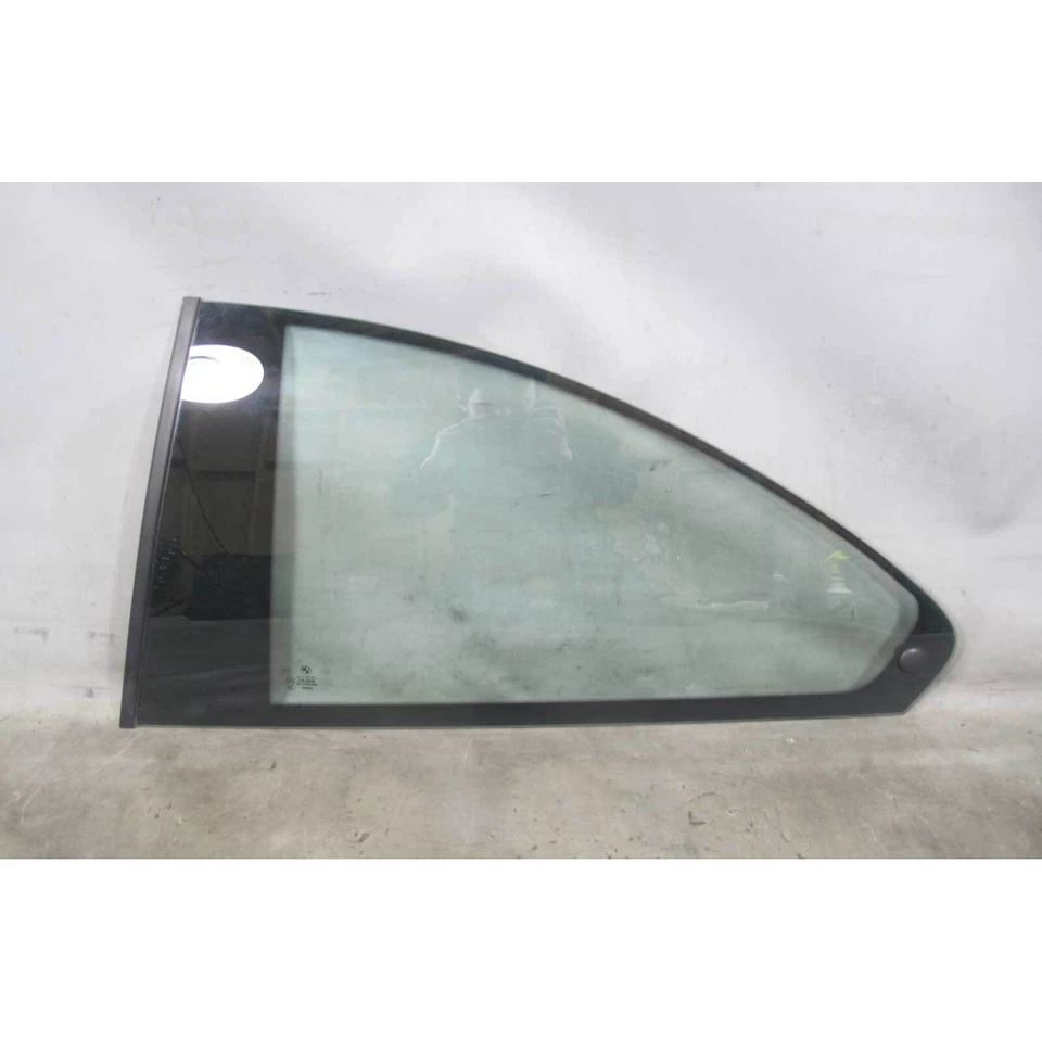 2000-2006 BMW E46 3-Series купе левая задняя четверть вентиляционное стекло б/у от оригинального производителя - Изображение 1 из 3