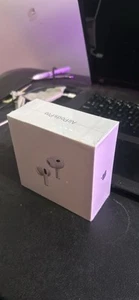 AirPods Pro 2nd Generation - Photo 1 sur 3