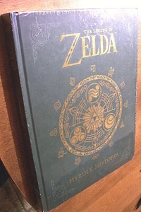 NEW Hardcover "HYRULE HISTORIA" The History of Zelda & Hyrule, ILLUS DarkHorse - Picture 1 of 10