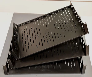 Scaffale universale ventilato Middle Atlantic U2V - 2 vani 2U profondità 15" - Foto 1 di 8