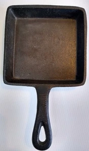 Old MOUNTAIN cast iron 5.5" X 5.5" SQUARE SKILLET - Picture 1 of 6