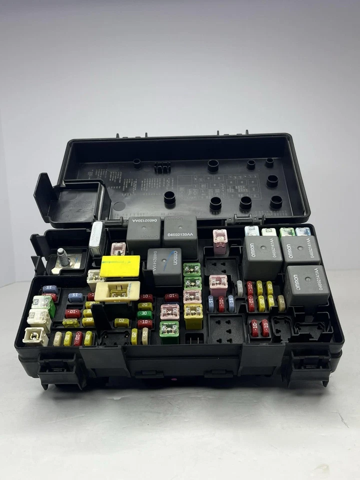 2007 Dodge Nitro TIPM 56049721AK Fuse Box | Tested | Fits Liberty Caliber Jeep Foto 1 de 4