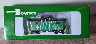 Penn Central RR N5c Center Cupola caboose 19030 Bowser 43356 HO Scale RTR - Image 1 of 3