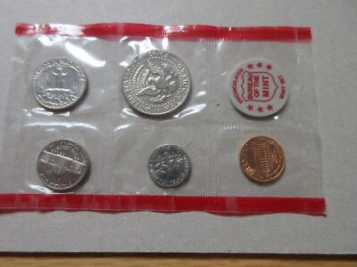 1971 P & D United States US Coins Uncirculated Mint Year Set. UNC. RJ - Image 1 of 4