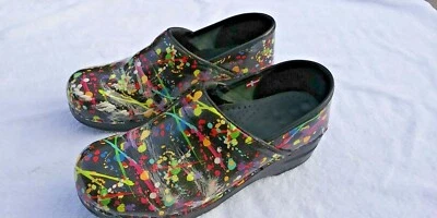 Zuecos Sanita talla 7,5 negros sin cordones acabado salpicaduras Foto 1 de 4