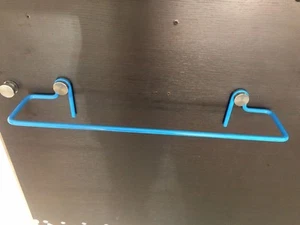 BERTOCCI 7040 SUPPORTO PER MENSOLA  LINEA SEGNO Cm 61 X 12 LACCATO CELESTE - Picture 1 of 2