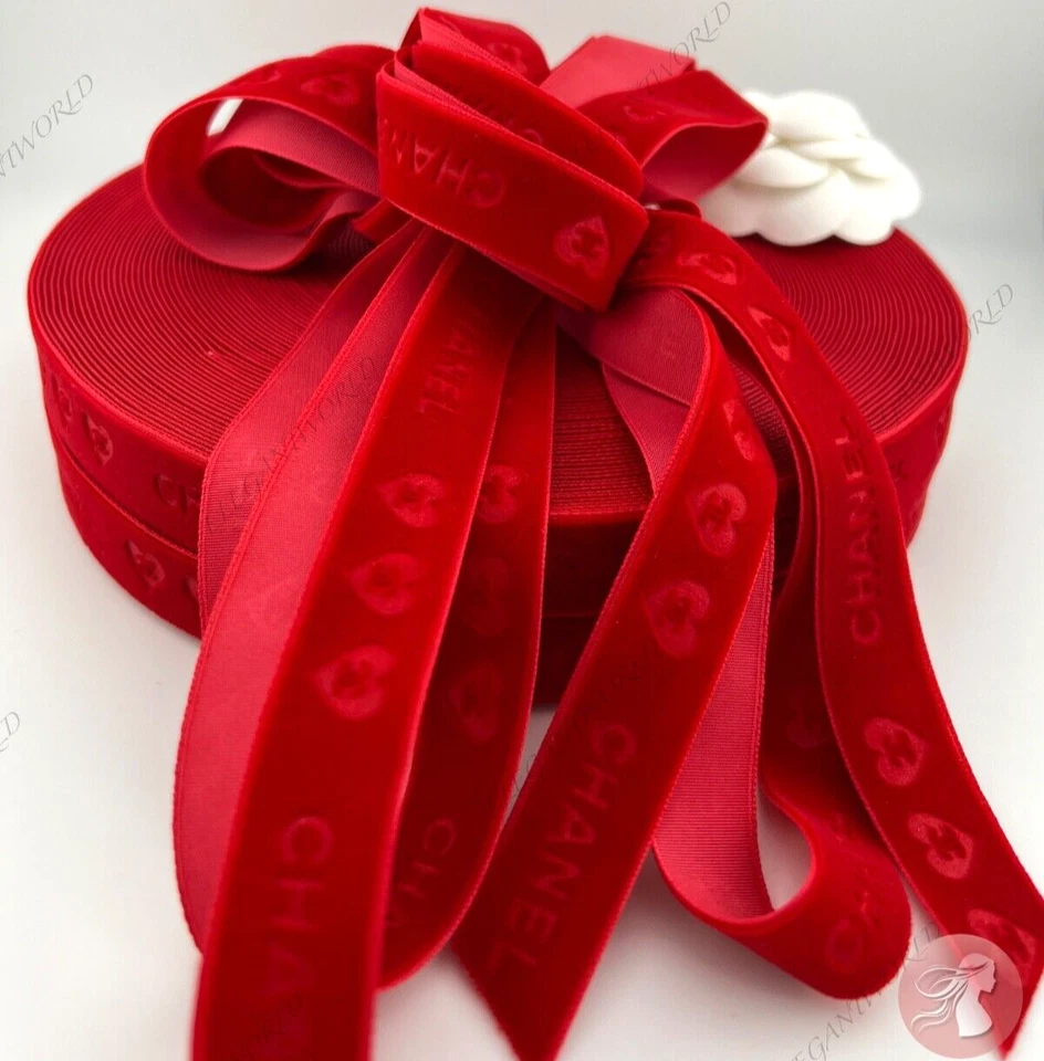 Chanel ROJO Terciopelo Material Con CORAZONES Cinta Envoltura de Regalo Tamaño: 3 Yardas / 9 Pies Foto 1 de 1