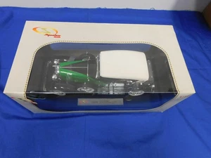 Signature Models 1934 Duesenberg New in Box 1:18 Scale Metal Die Cast - Picture 1 of 3