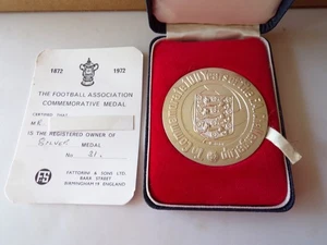 SILVER MEDAL TO COMMEMORATE 100 YEARS OF THE FA CUP 1872-1972 FATTORINI & SONS - Picture 1 of 19