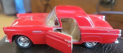 Ford Thunderbird Kinsmart 1955 rojo modelo de coche diecast 1/36 Foto 1 de 4